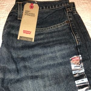 Men’s Levi’s 34 X 34 Style 559 relax straight extra room through the side NWT